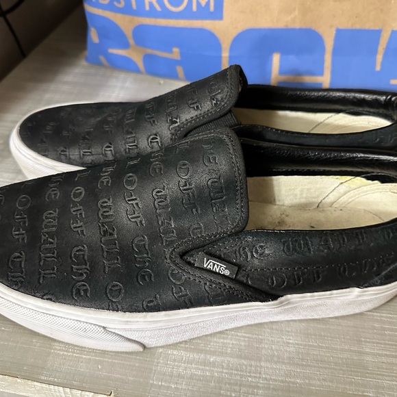 Black leather vans platforms with embossed print - Picture 2 of 5